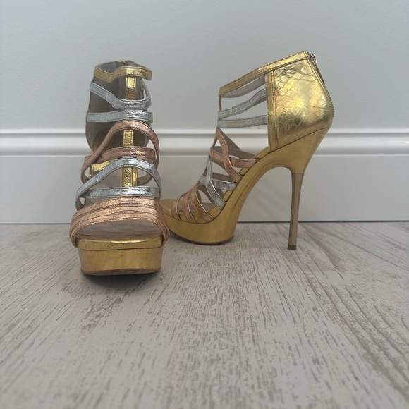 Michael Kors | Maddie Platform | Size 8 - Picture 5 of 10